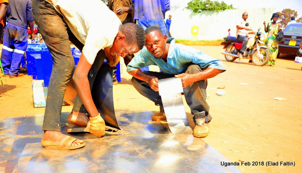 מזוודות פח אוגנדה אפריקה