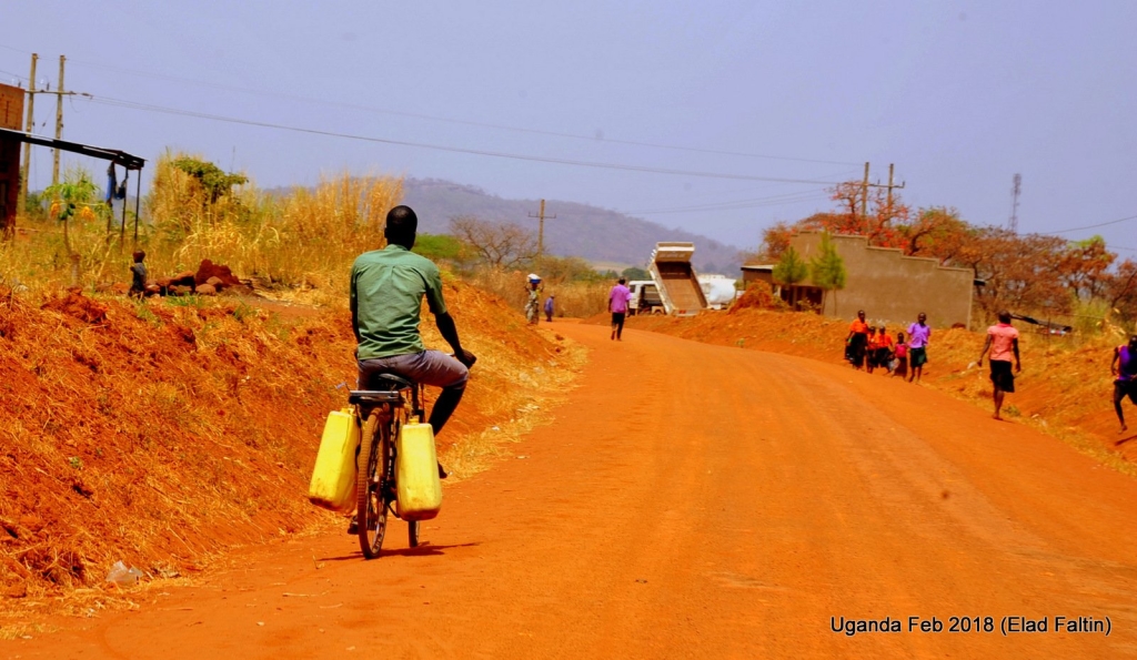 דרכי העפר - אוגנדה אפריקה